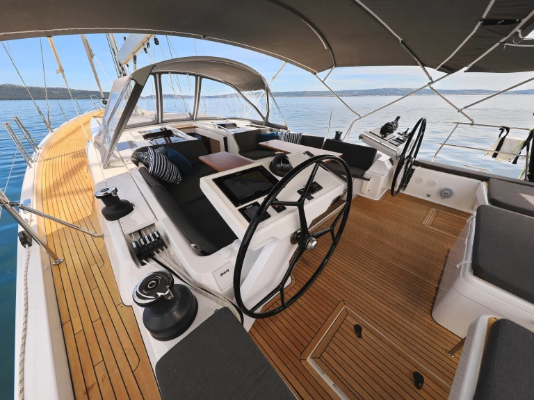 Wynajem Żaglowiec Hanse z patentem 