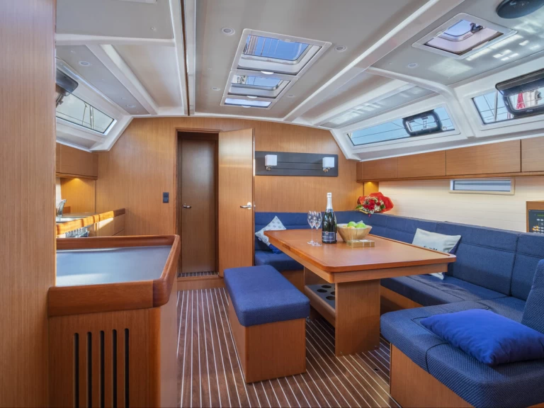 Wynajem Żaglowiec w Marina (City) - Bavaria Cruiser 46