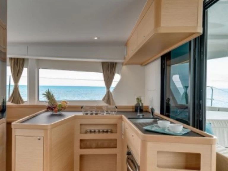 Wynajem Katamaran w Jolly Harbour - Lagoon Lagoon 42