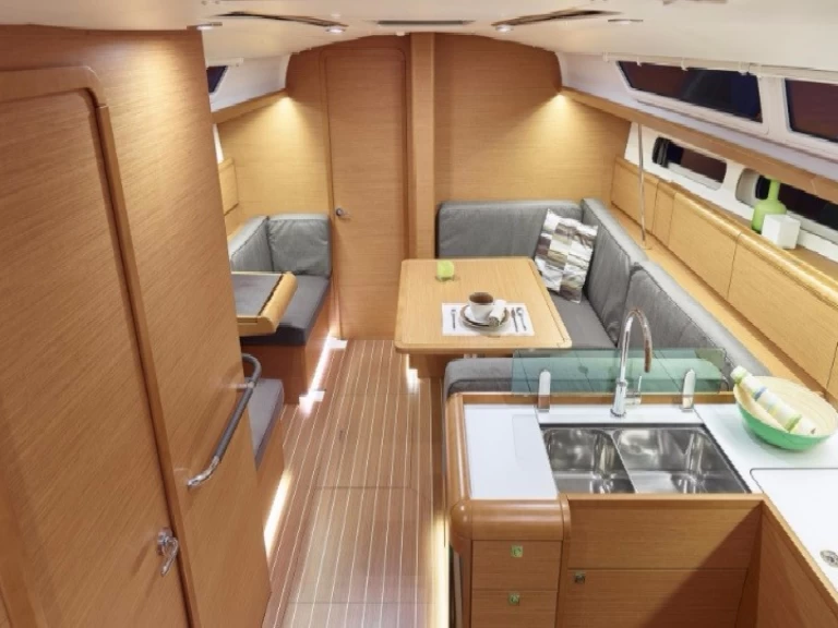 Wynajmij Żaglowiec z lub bez skippera Jeanneau w Praslin Island