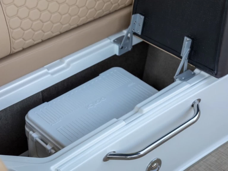 Wynajem w Tribunj- Sea Ray Sea Ray SDX 270 na SamBoat