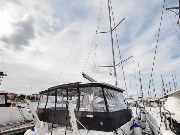 Wynajmij Jeanneau Sun Loft 47 w Zadar