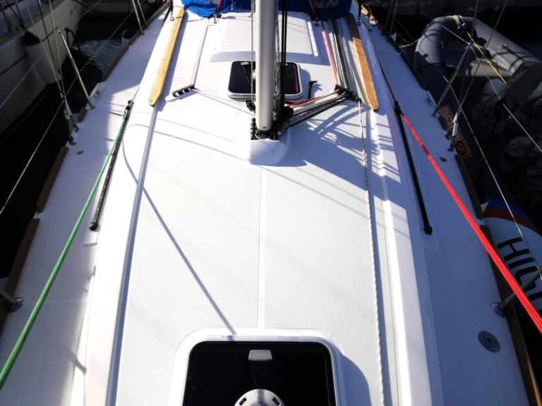 Żaglowiec do wynajmu w Novi Vinodolski w najlepszej cenie