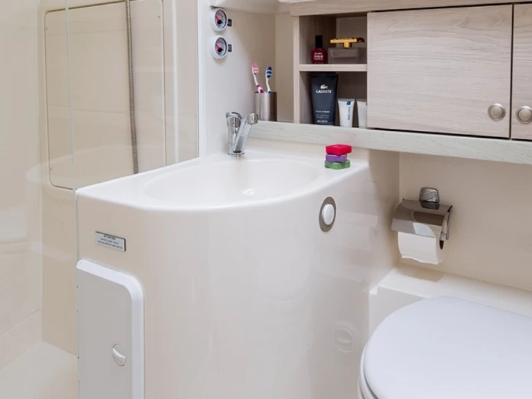 Barka do wynajmu w Decize w najlepszej cenie