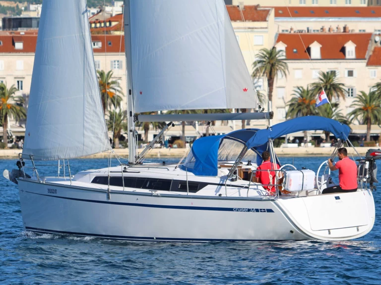Bavaria Cruiser 34 między profesjonalistami a osobami prywatnymi w Split