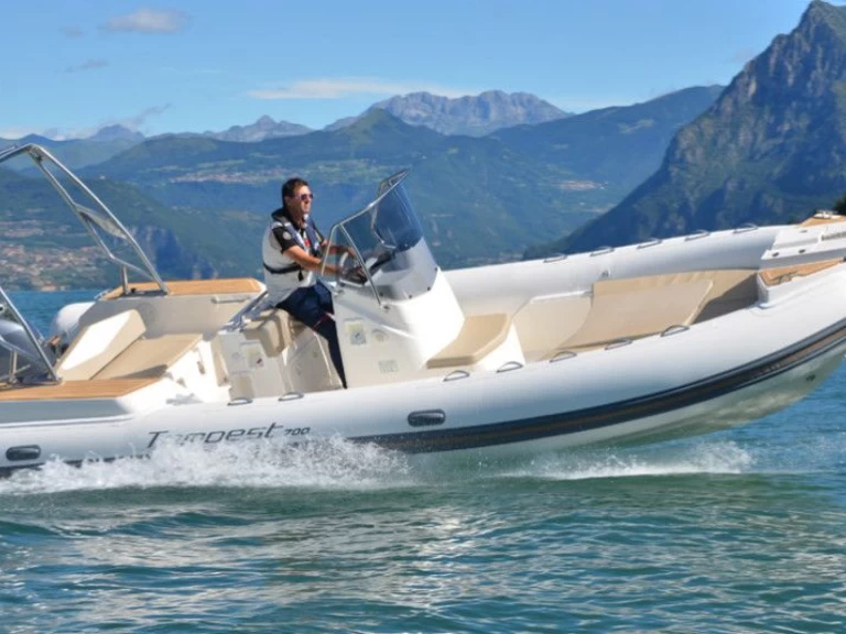 Wynajmij Capelli Tempest 700 w Marsylia