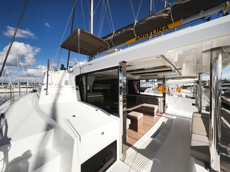 Katamaran do wynajmu w Biograd na Moru w najlepszej cenie