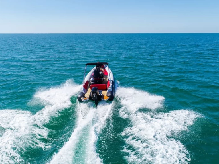 Prua al vento THOR 7.0 między profesjonalistami a osobami prywatnymi w L'Herbaudière