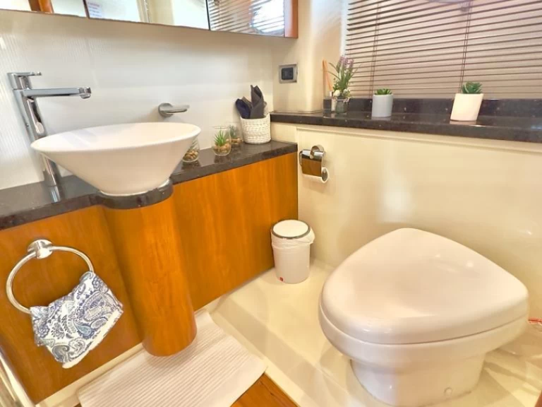 Wynajmij Luksusowy jacht z lub bez skippera Sunseeker w Dubai Marina