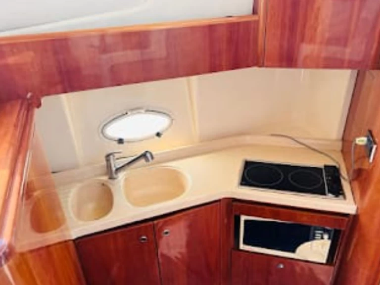 Wynajem Motorówka Azimut z patentem 