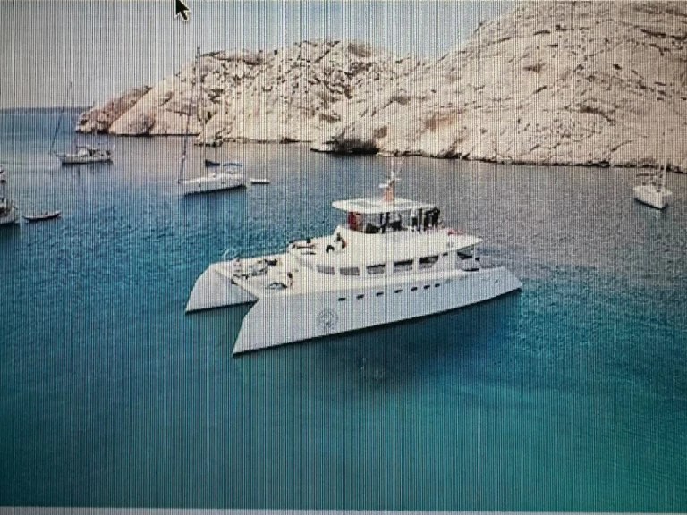 Wynajmij Explorer SEA  w Marsylia
