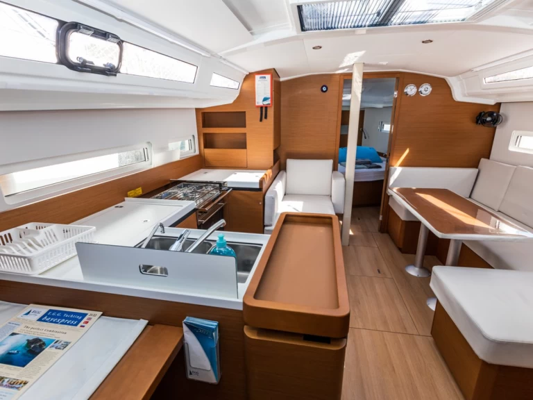 Wynajem w Goecek- Jeanneau Sun Odyssey 410 na SamBoat