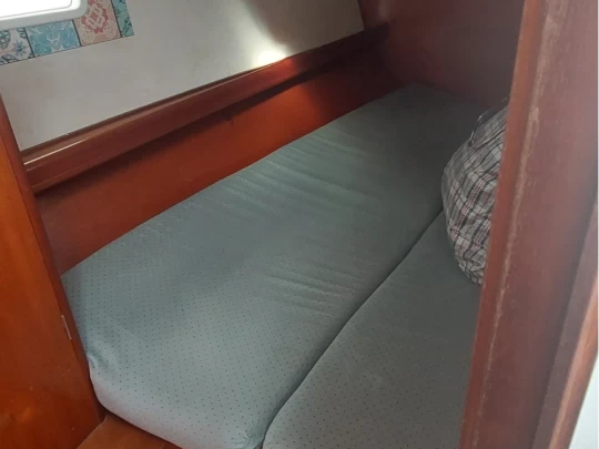 Wynajem Żaglowiec Bénéteau z patentem 