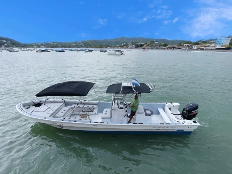 Wynajmij Motorówka z lub bez skippera Fibromaster w San Juan del Sur
