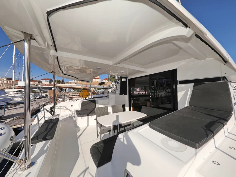 Katamaran do wynajmu w Sibenik w najlepszej cenie