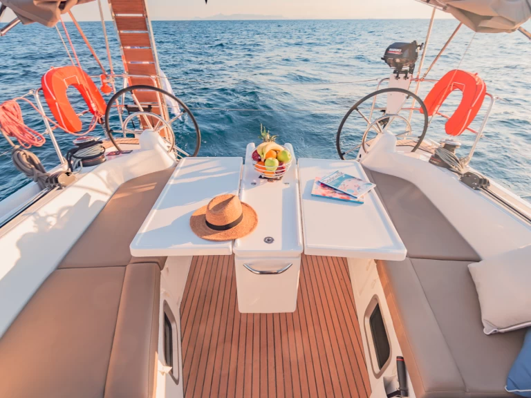 Wynajem łodzi Jeanneau Sun Odyssey 410 w Alimos na SamBoat 