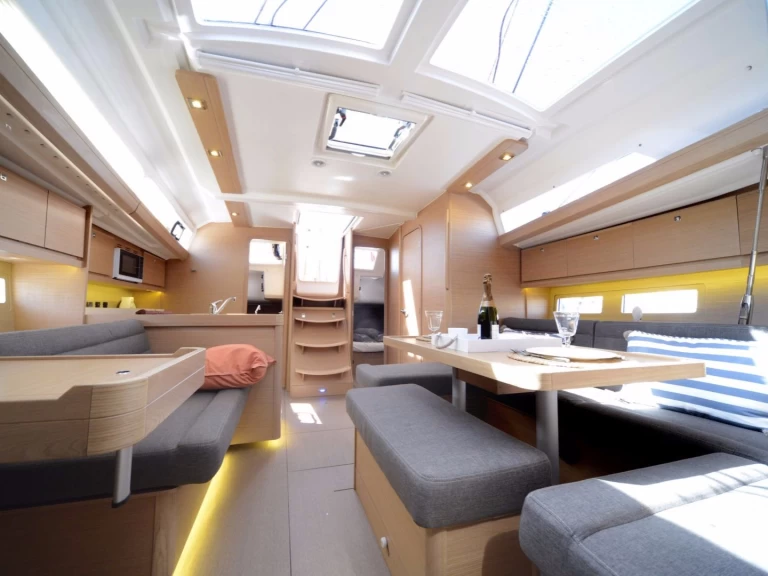 Wynajmij Dufour Dufour 412 w Saint-Mandrier-sur-Mer