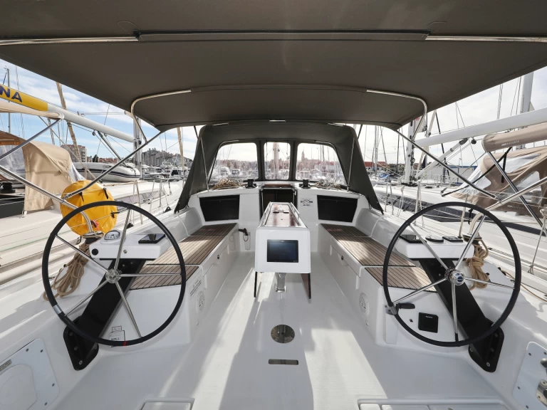 Wynajem Żaglowiec Dufour z patentem 