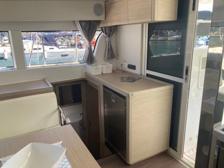 Wynajmij Katamaran z lub bez skippera Lagoon w Paraty