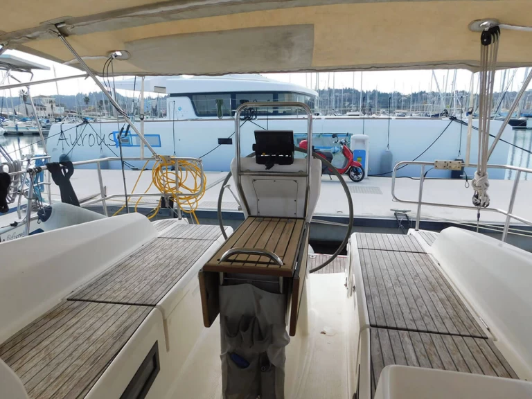 Wynajem Żaglowiec Bavaria z patentem 