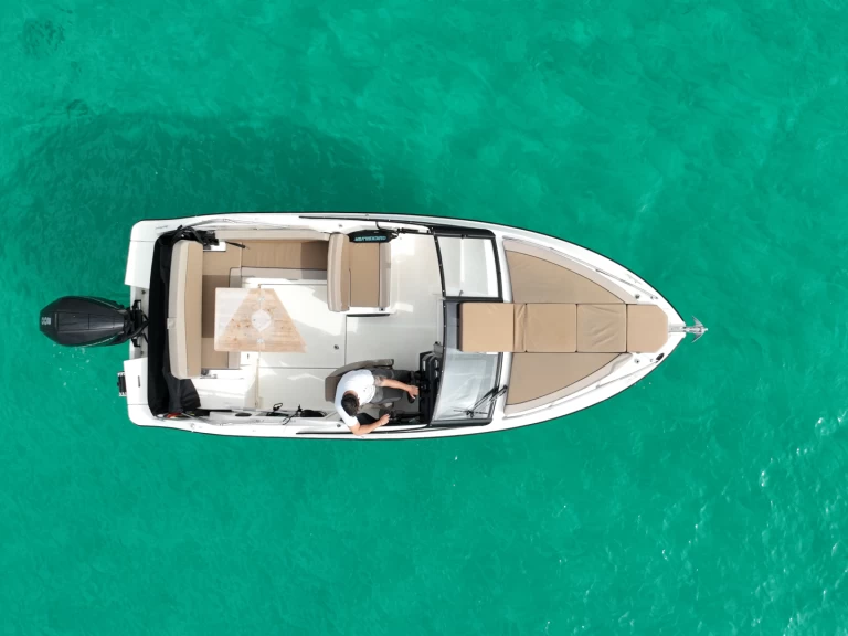 Wynajem Motorówka Quicksilver z patentem 