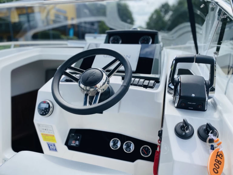 Wynajem w Göhren-Lebbin- Karnic KARNIC SL 800 na SamBoat