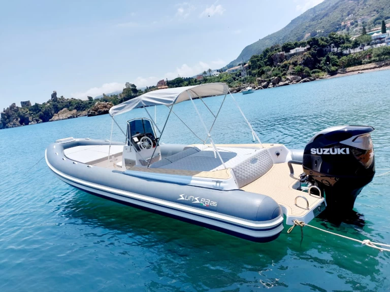 Wynajem Łódż półsztywna Sunsea z patentem 