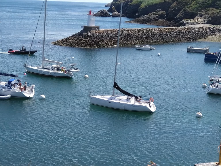 Wynajmij Żaglowiec z lub bez skippera Bénéteau w Lorient