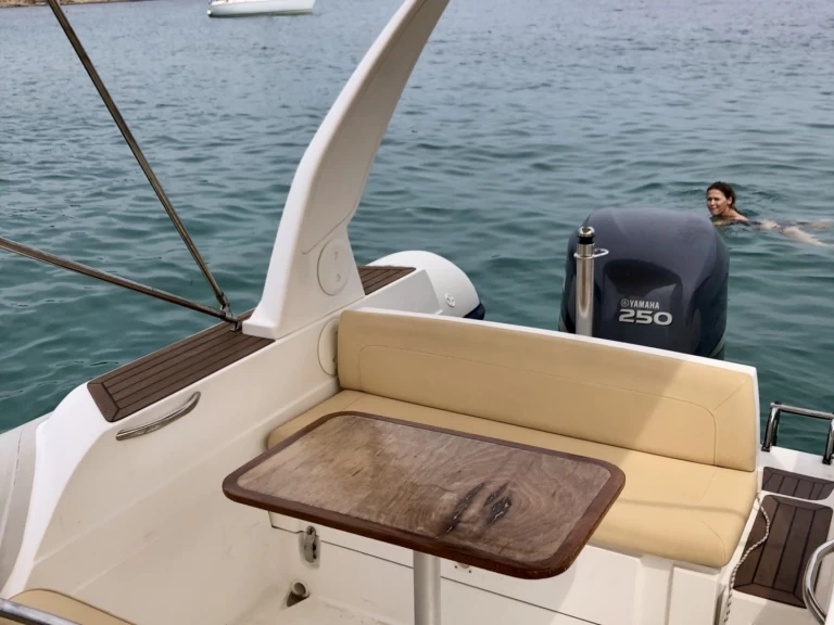 Wynajmij Capelli Tempest 625 w Fréjus