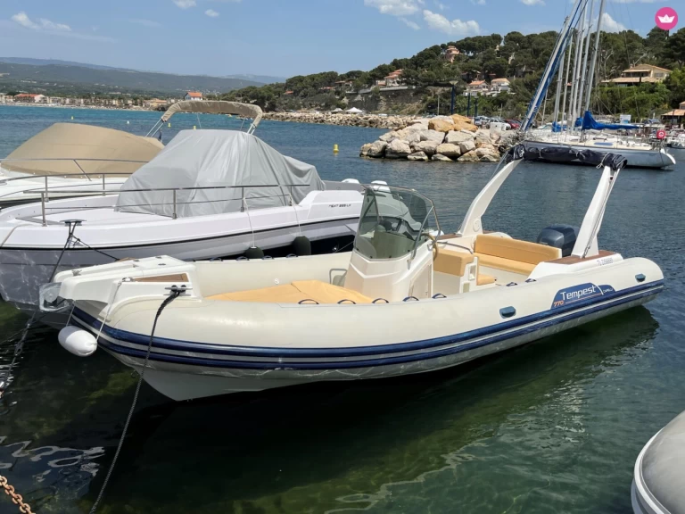 Wynajem łodzi Fréjus tanio Tempest 625