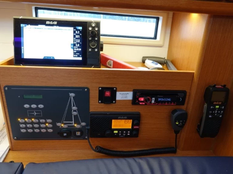 Wynajem łodzi Olbia tanio Cruiser 46