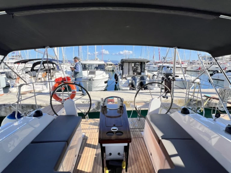 Wynajmij Bavaria Bavaria C38 w Split