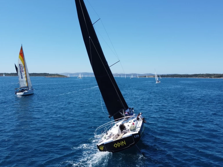 Wynajem łodzi Elan Elan E6 w Pirovac na SamBoat 