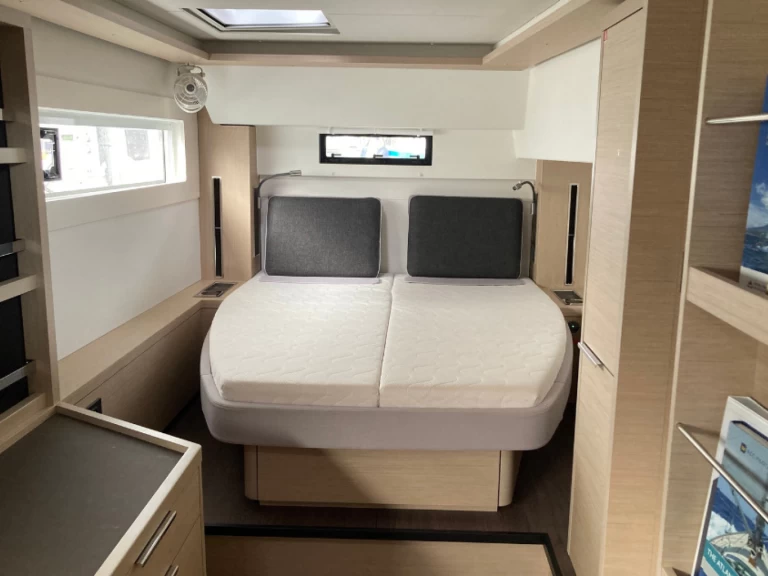 Lagoon Lagoon 46 między profesjonalistami a osobami prywatnymi w Le Marin