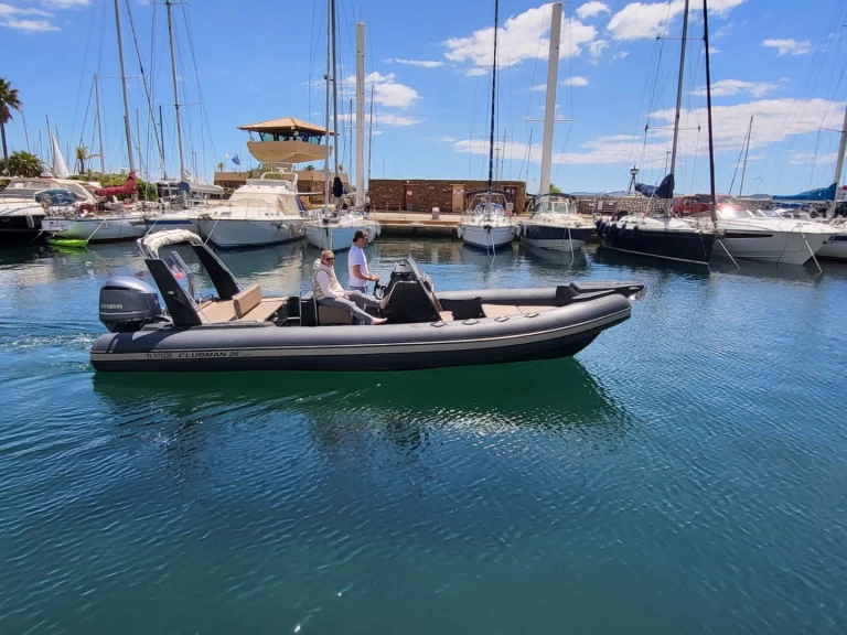 Wynajem Motorówka Joker Boat z patentem 