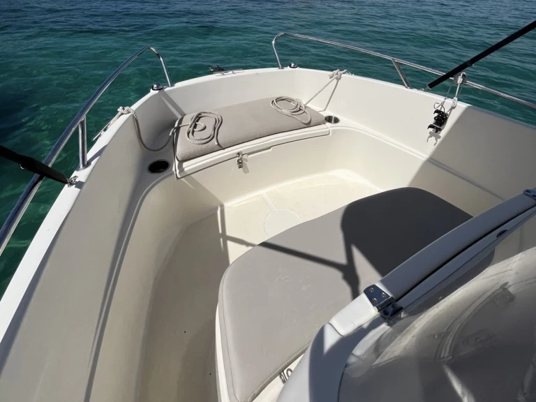 Wynajem Motorówka B2 Marine z patentem 