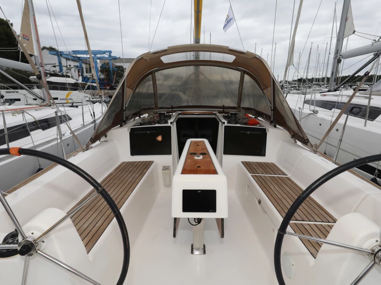 Wynajem łodzi Sibenik tanio Dufour 350 Grand Large