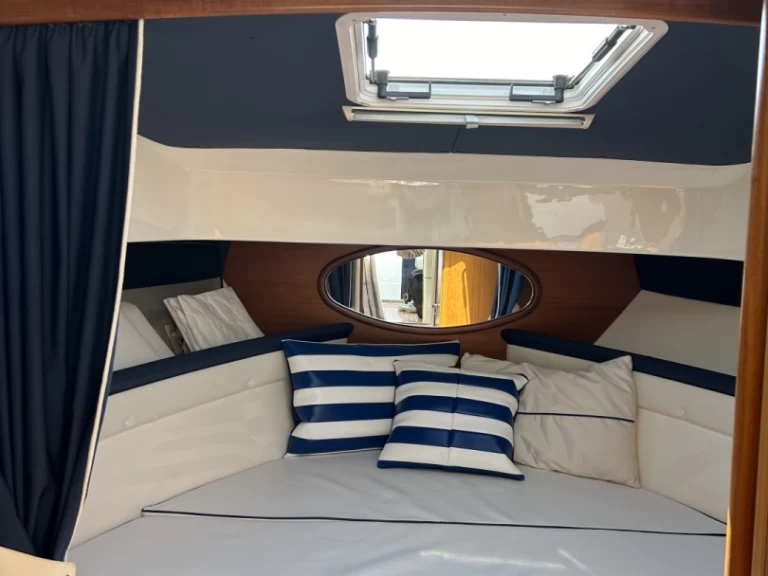 Wynajem Motorówka Polyform z patentem 