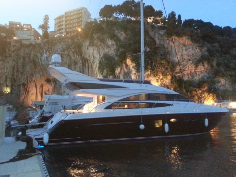 Wynajmij Motorówka z lub bez skippera Princess w Beaulieu-sur-Mer