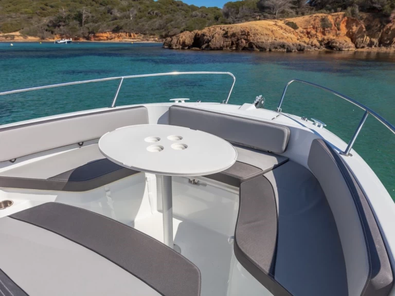 Motorówka do wynajmu w Cogolin w najlepszej cenie