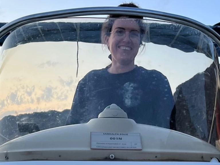 Wynajem łodzi Lipari tanio Prestige one