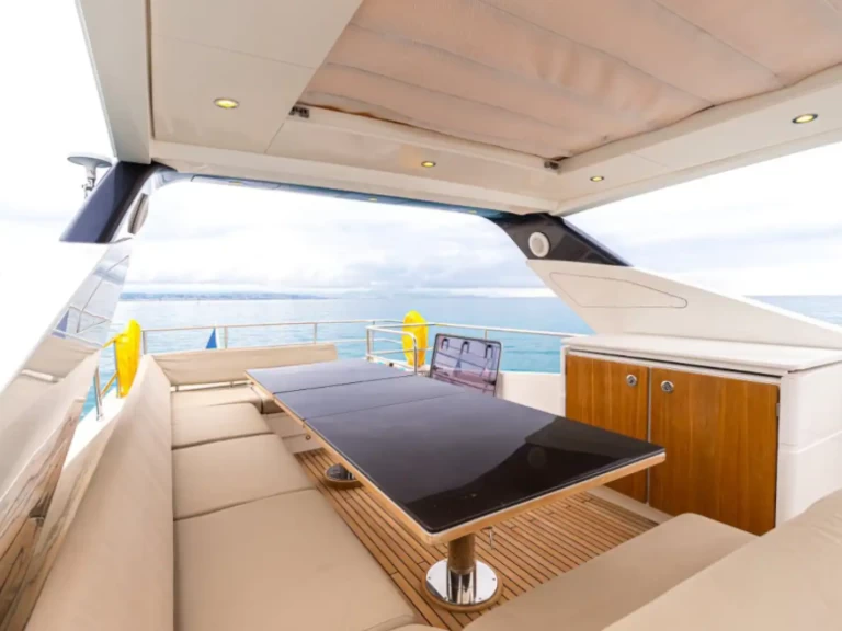 Wynajem łodzi Antibes tanio Guy Couach 2300