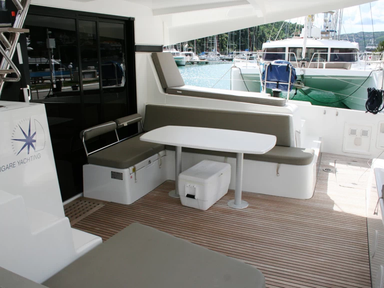 Wynajem łodzi Lagoon Lagoon 42 w Komolac na SamBoat 