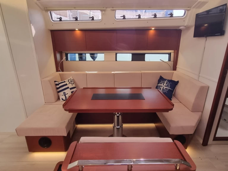 Wynajem Żaglowiec Hanse z patentem 