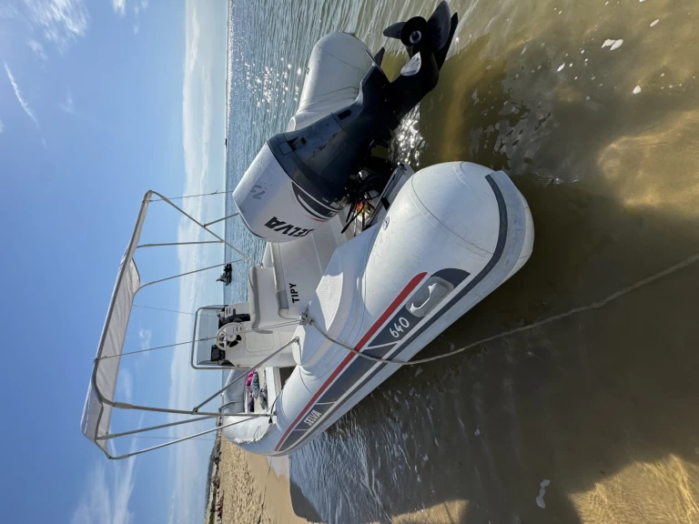 Wynajem Łódż półsztywna Selva z patentem 