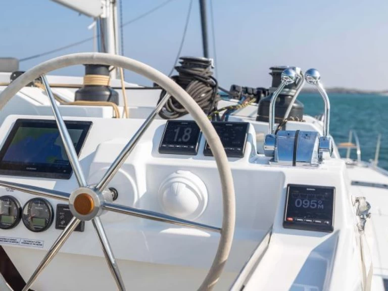 Wynajem łodzi Pozzuoli tanio Fountaine Pajot Aura 51 SMART ELECTRIC - 5 cab.