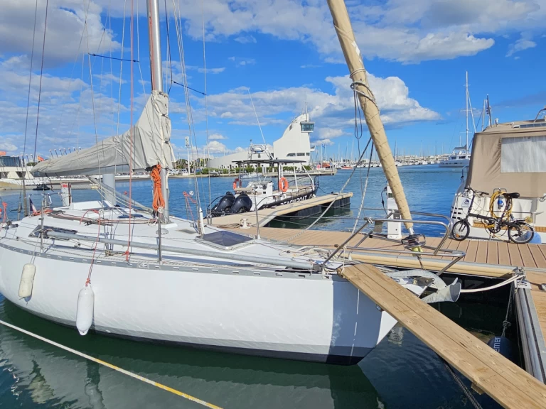 Wynajem łodzi Port-Camargue tanio First 30