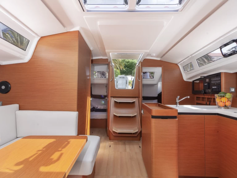 Wynajmij Żaglowiec z lub bez skippera Jeanneau w Split