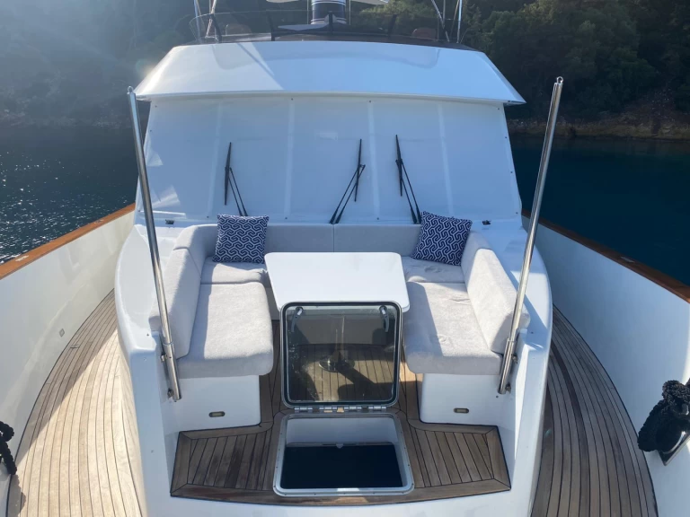  Trawler 77 między profesjonalistami a osobami prywatnymi w Fethiye