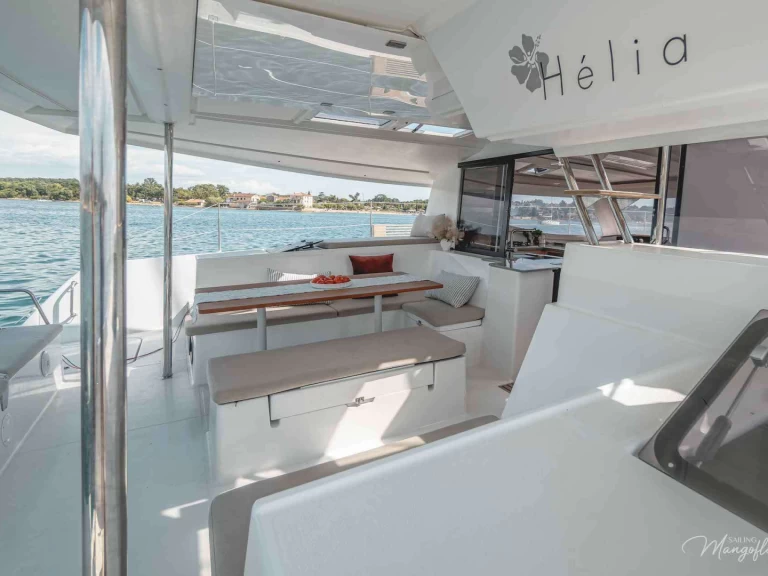 Fountaine Pajot Mangofloat  między profesjonalistami a osobami prywatnymi w Chorwacja
